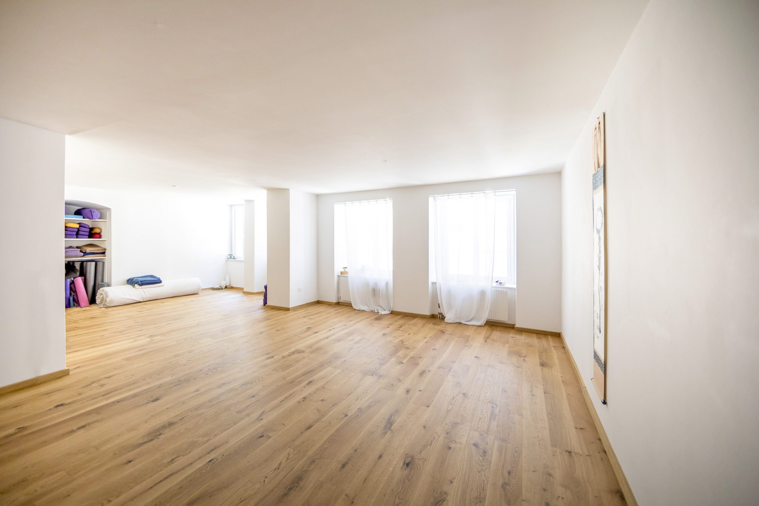 yoga-chur-reichsgasse-raum-fenster-lang